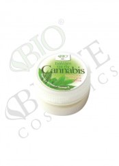 Bione Cannabis-huulivoide UV-suodattimella ja E-vitamiinilla, 25 ml