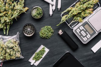 Jak przyjmować kwiaty CBD